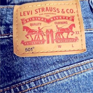 Denim Levi cut off 👖